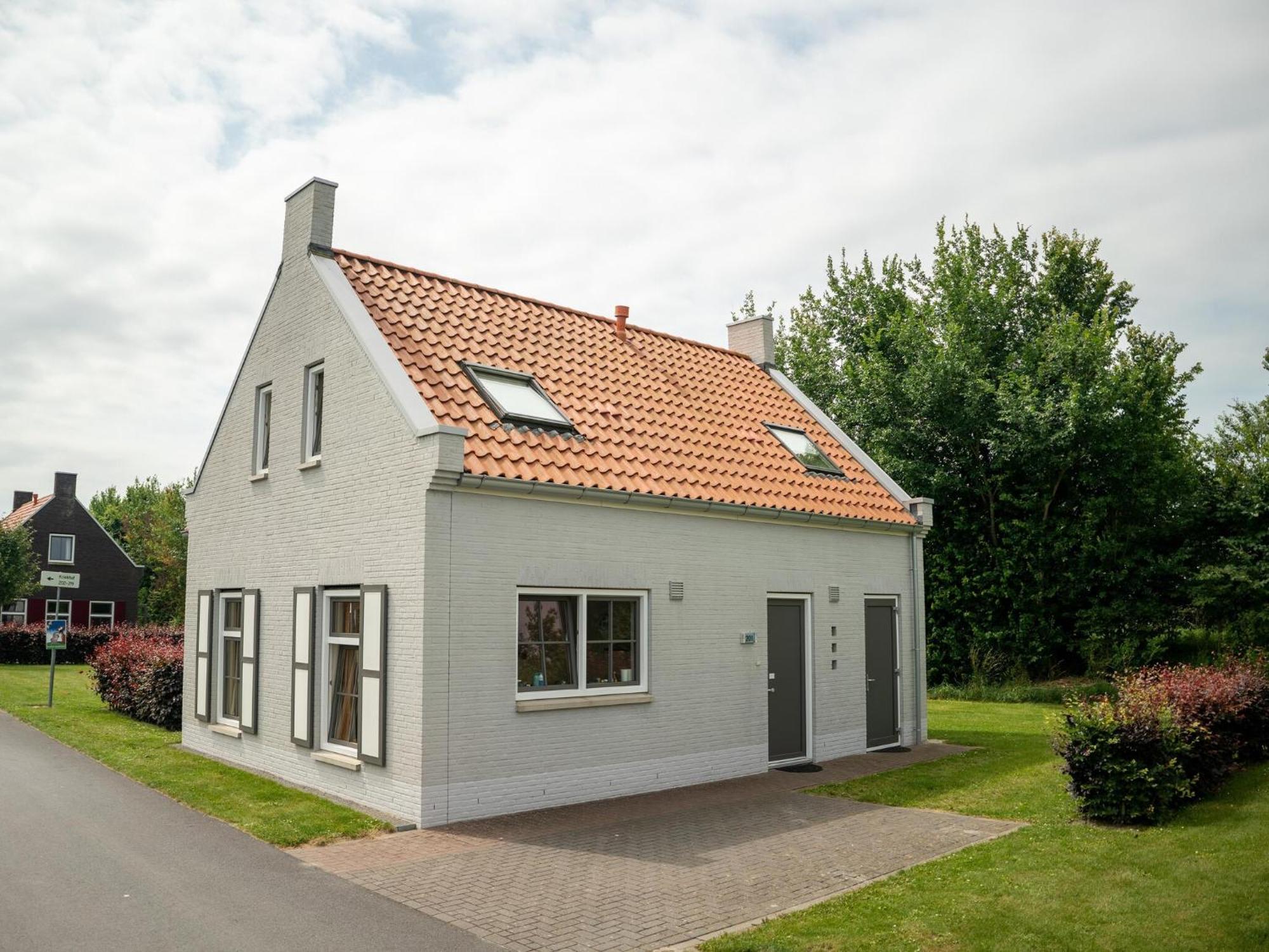 Comfortable Home, 700 M From The