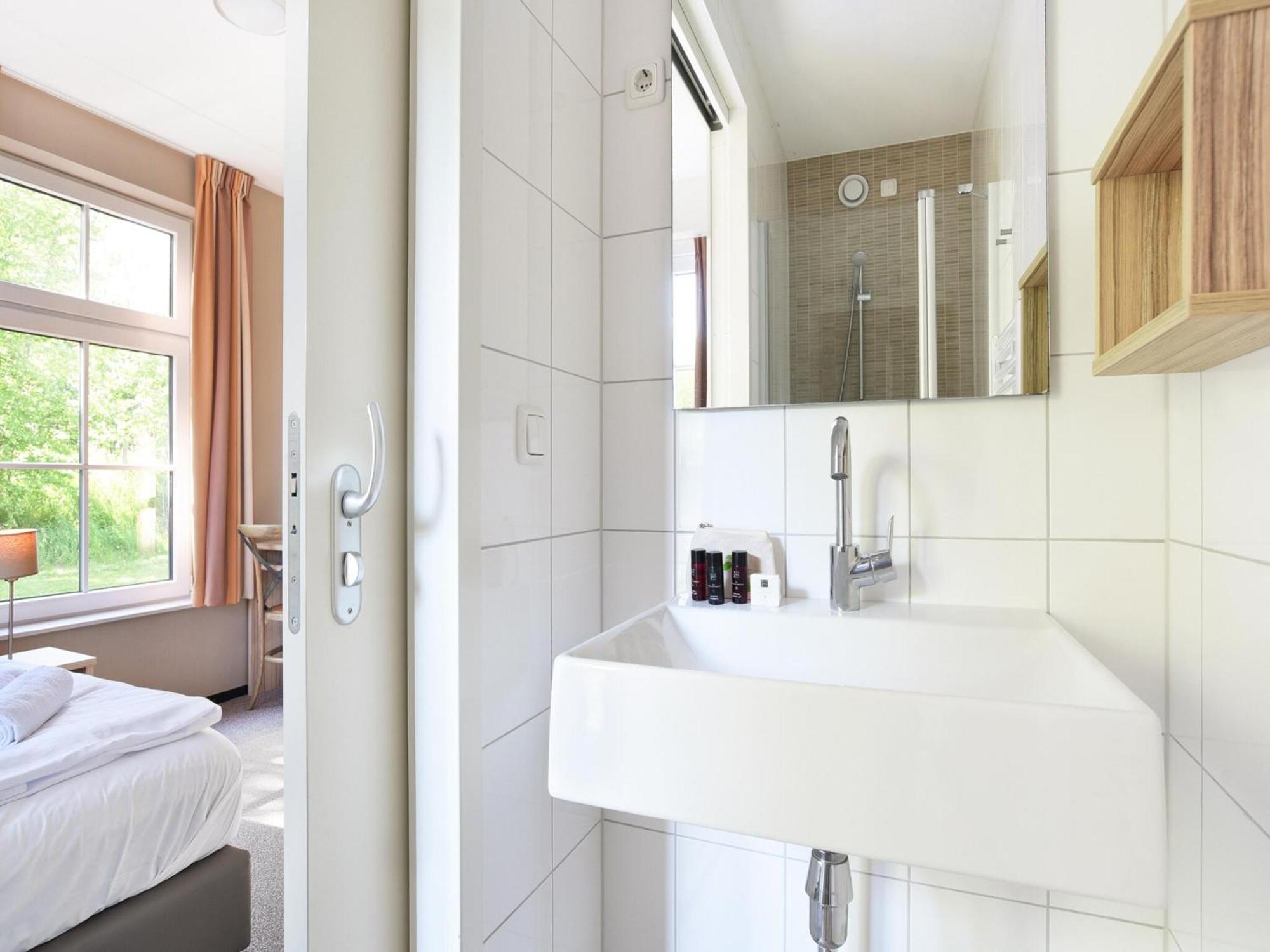 Comfortable Home, 700 M From The