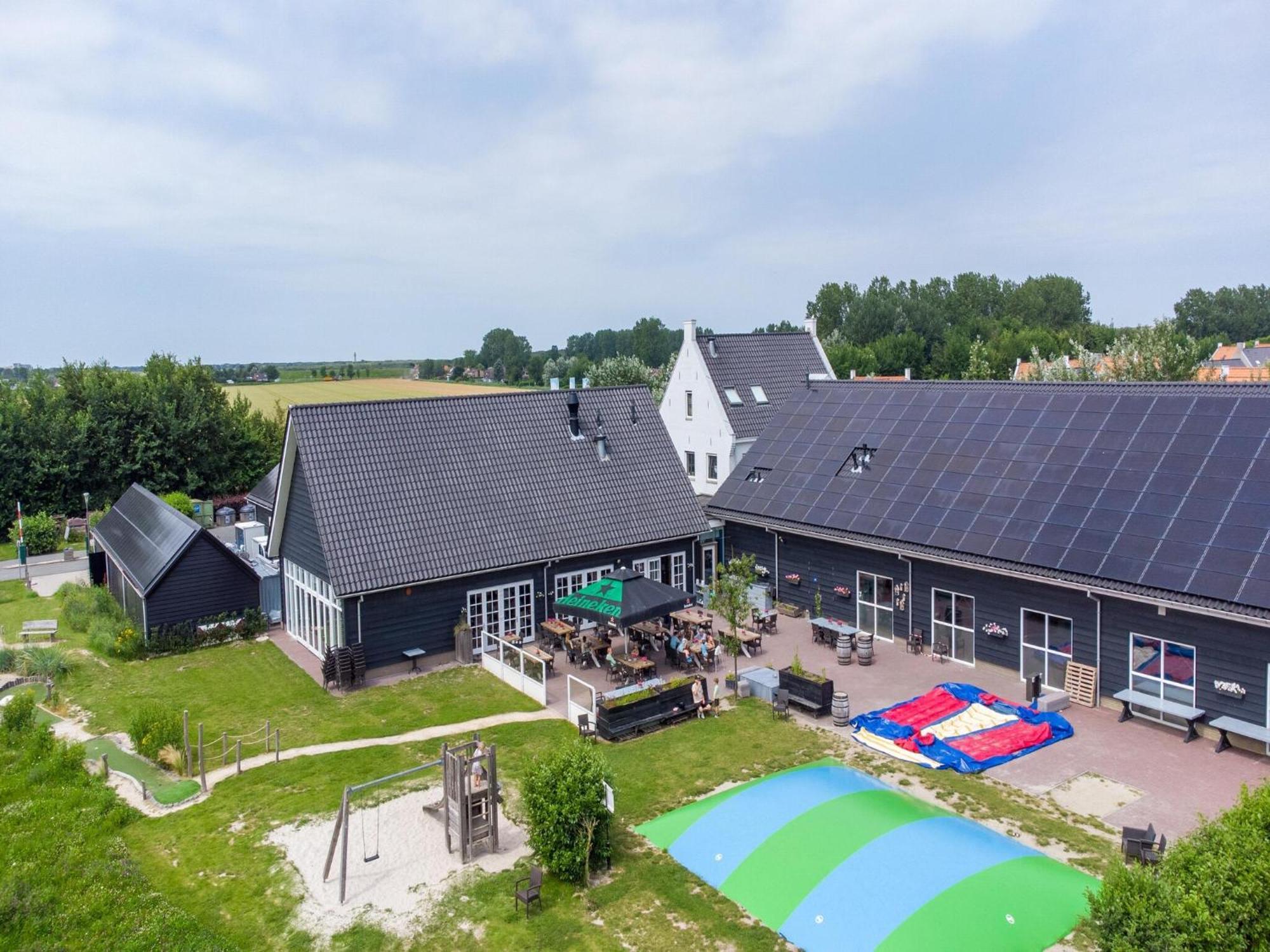 Vakantiehuis Comfortable Home, 700 M From The *